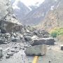Hundreds of travelers stranded as landslide blocks Gilgit-Skardu Road
