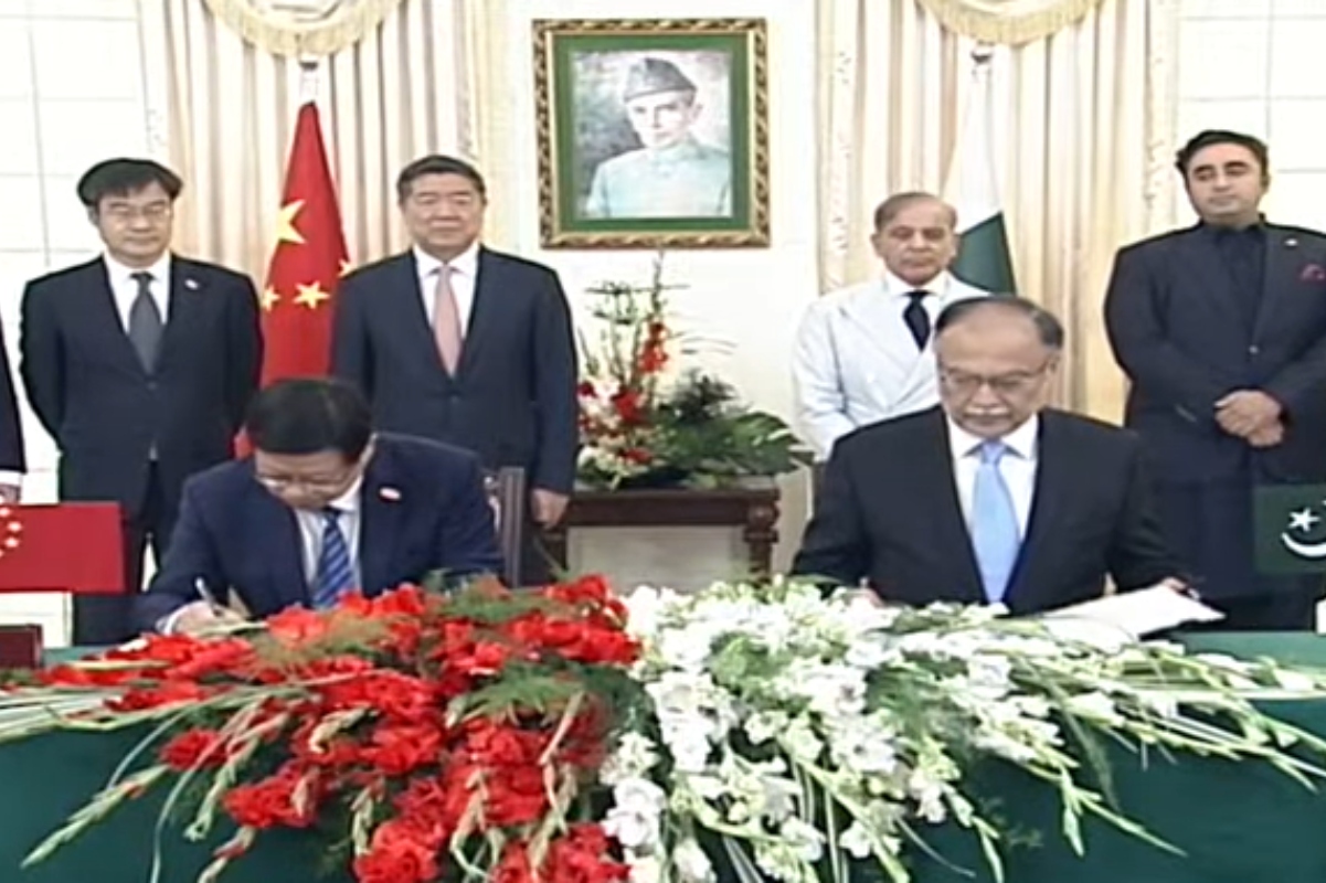 Pakistan, China sign six agreements, MoUs for promotion of bilateral ties