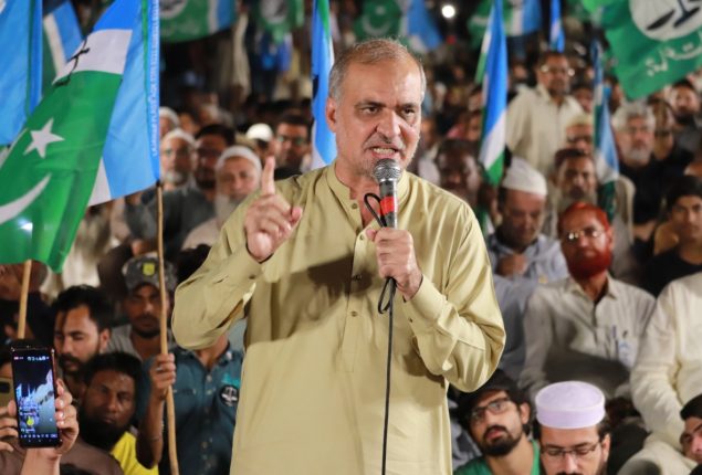 Karachi mayor not ready to devolve powers to lower level: Hafiz Naeem