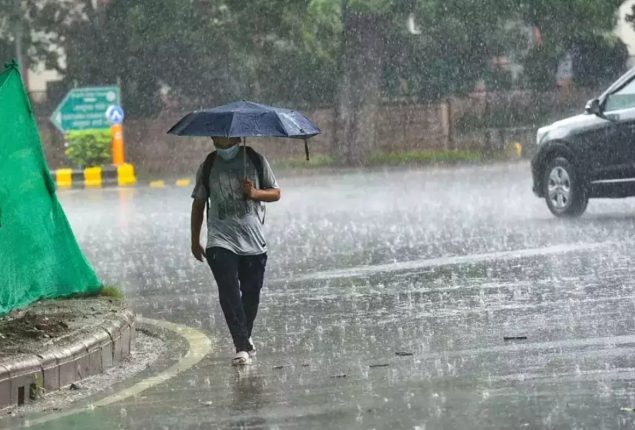 Monsoon rains in Lahore break 30-year record