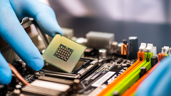 US sees strong demand for $52 billion semiconductor chip fundin