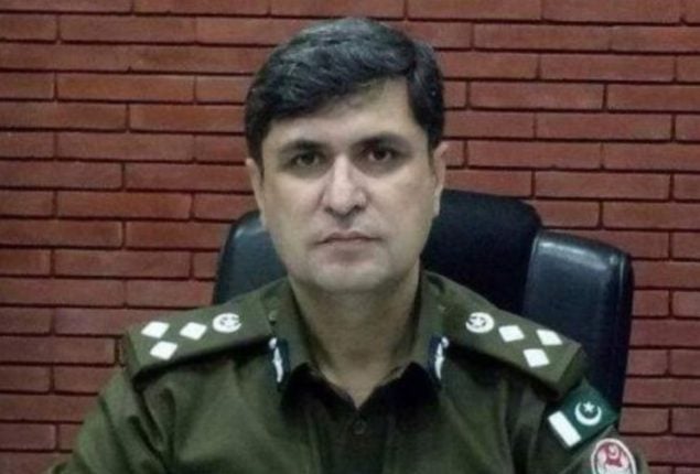 Six police officers skip new IG Sindh’s welcome meeting