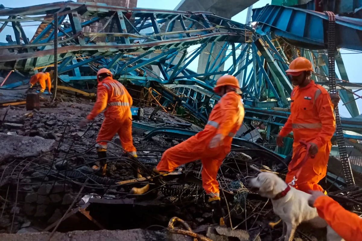 Crane collapse in India