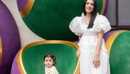 Sarah Khan Melts Hearts with Adorable Picture with her Daughter