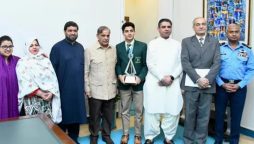 World Junior Squash Champion Hamza Khan Meets Pakistan’s PM