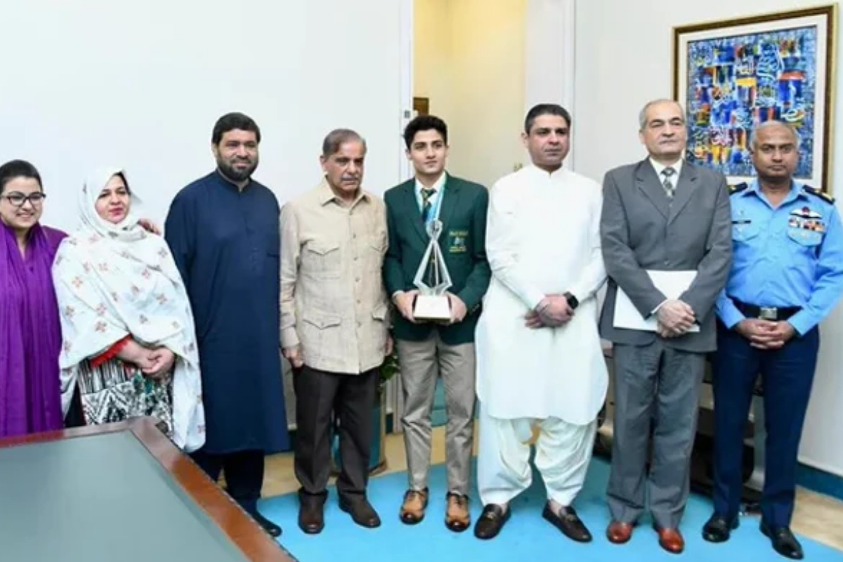 Squash Champion Hamza Khan