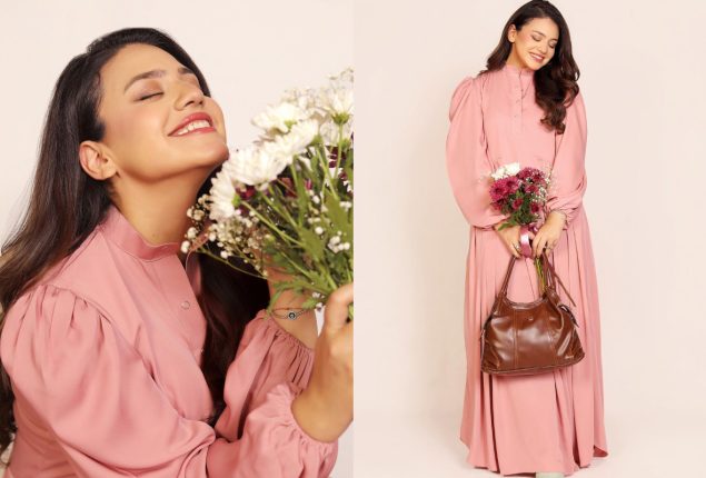 Zara Noor Abbas Melts Hearts with Adorable Pictures