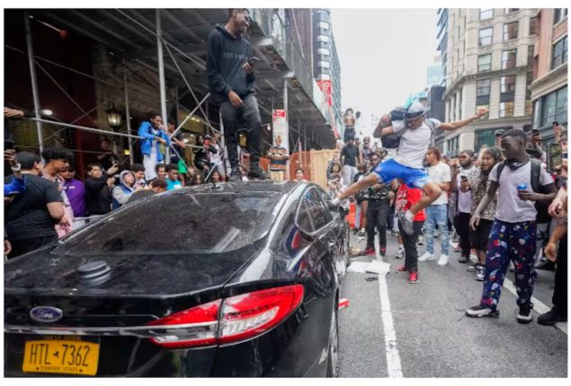Thousands Riot in NYC After YouTuber Promises Free PlayStations