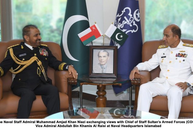 Omani Military Chief of Staff visits Pakistan Navy HQ