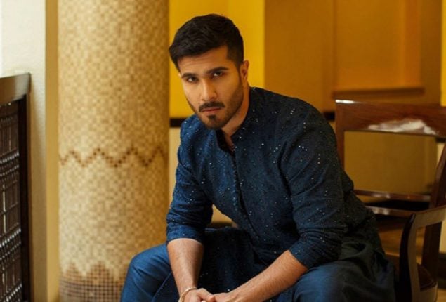 Feroze Khan Finds Out His Partner Finally!
