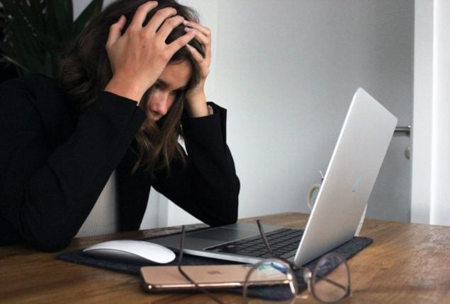 Boss's reaction to employee fainting at work causes stir