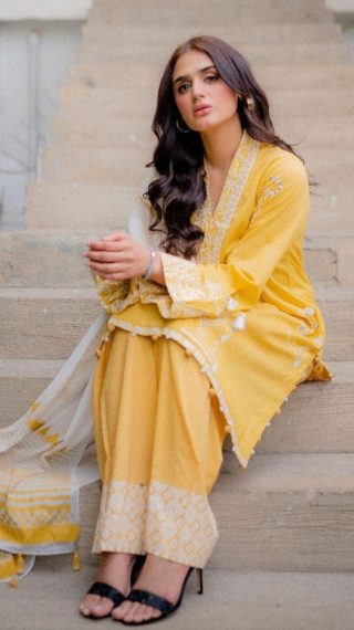 Hira Mani shines in a Pale Yellow Dress pictures