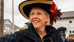 Mayor Jane Castor finds $1.1m worth of cocaine while fishing
