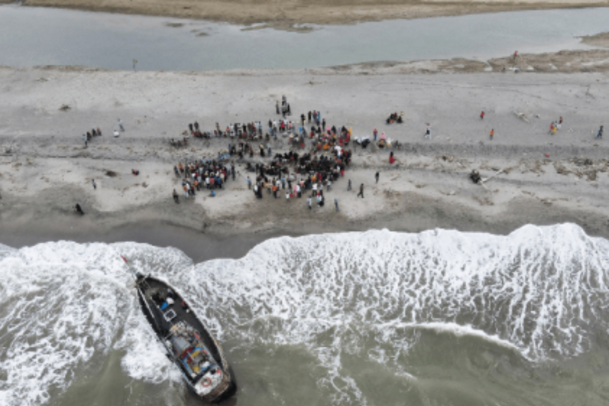 Rohingya Boat Sinks