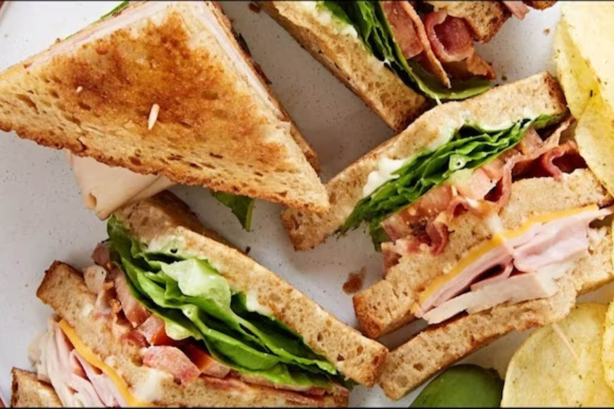 Italian Cafe's Sandwich Cutting Fee Sparks Debate Online