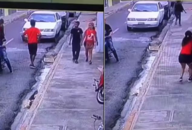 Son's heroic act chases away robber, saves mother's purse