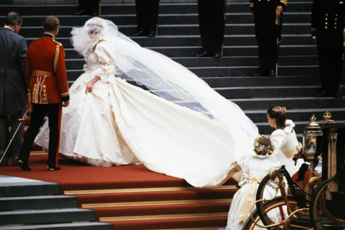 Princess Diana wedding dress