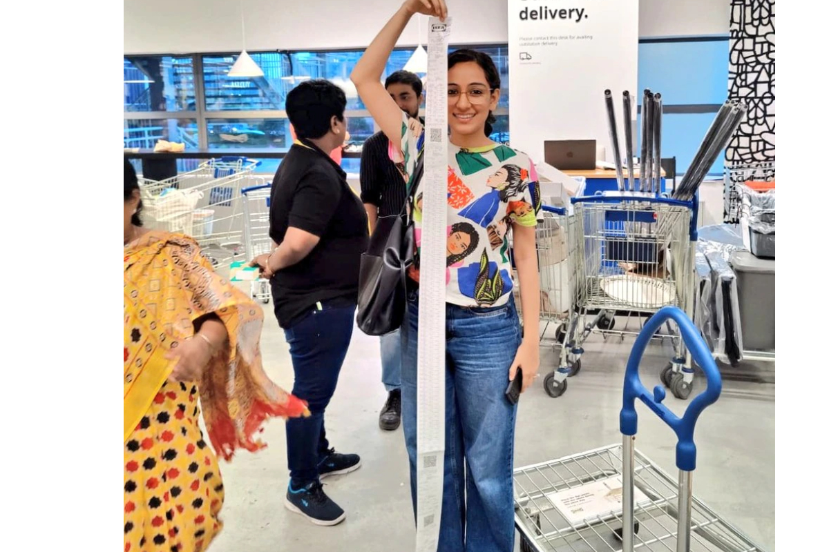 Woman's IKEA lamp shopping spree divides the internet