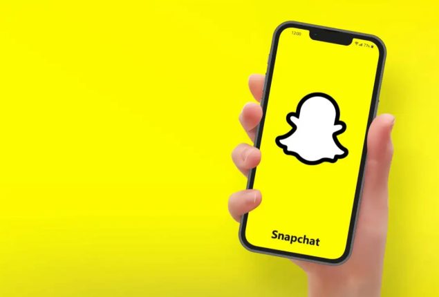 Snapchat AI Glitch Raises Concerns Among Users
