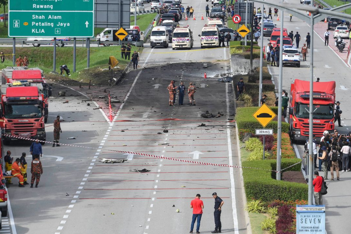 Plane Crashes onto Malaysian Expressway, Killing at Least 10