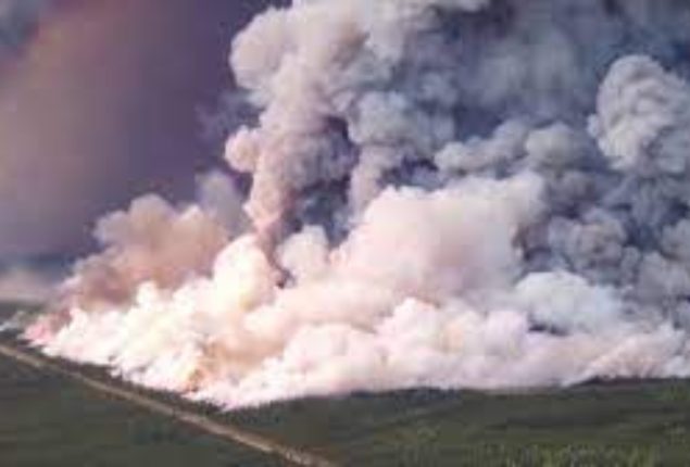 Wildfire Closes in on Yellowknife, Residents Ordered to Leave