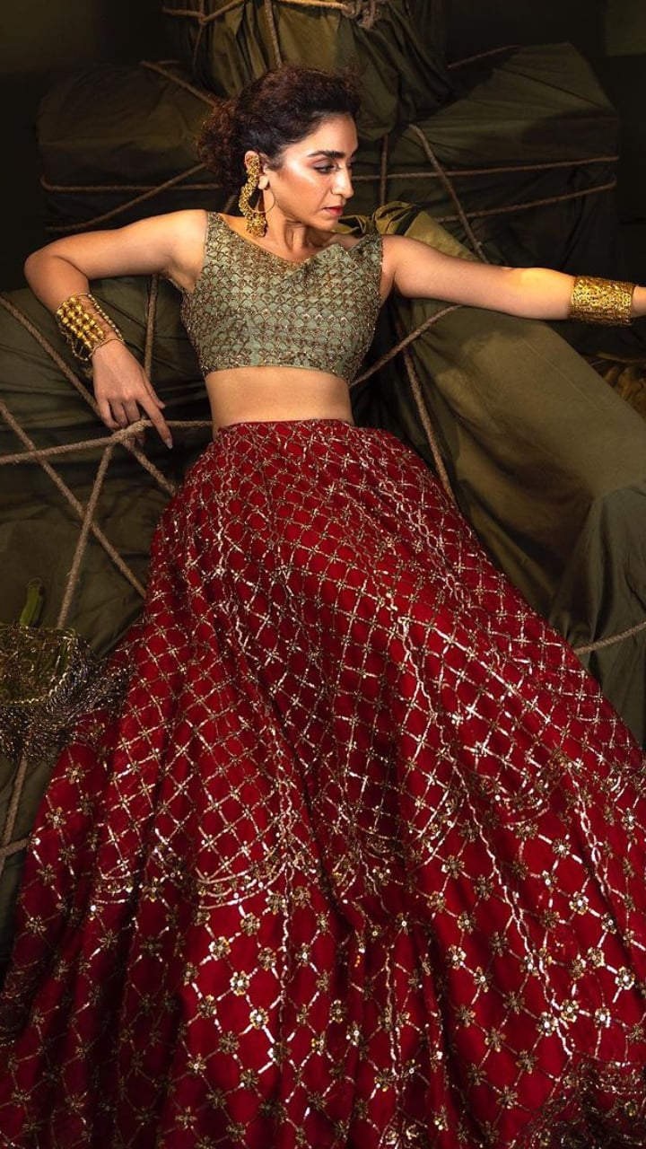 Hajra Yamen Stunning pictures in Lehenga