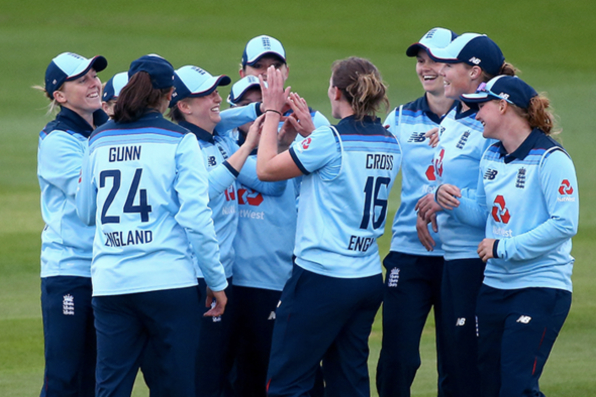 England Cricket Board equalizes match fees for men and women