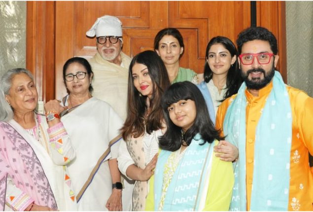 Mamata Banerjee Ties Rakhi to Amitabh Bachchan at his bungalow
