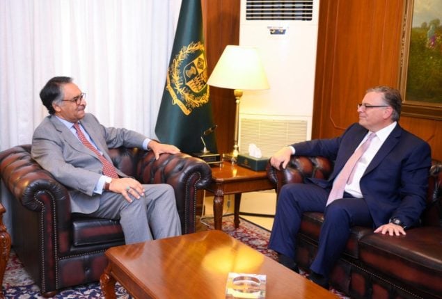 US envoy, Caretaker FM discuss bilateral relations