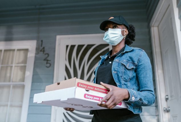 Pizza Delivery Driver Gets a Furry Surprise Tip
