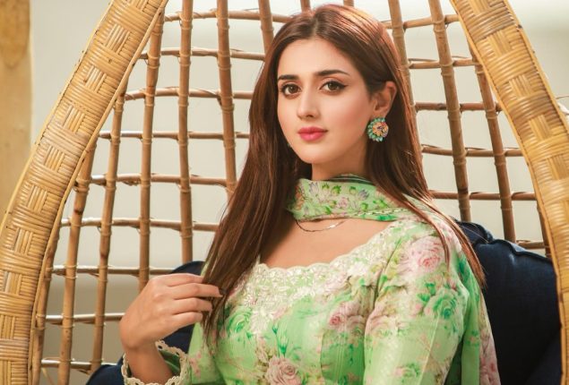 Pakistani TikTok Star Jannat Mirza Mesmerizes Fans With Dance In Saree