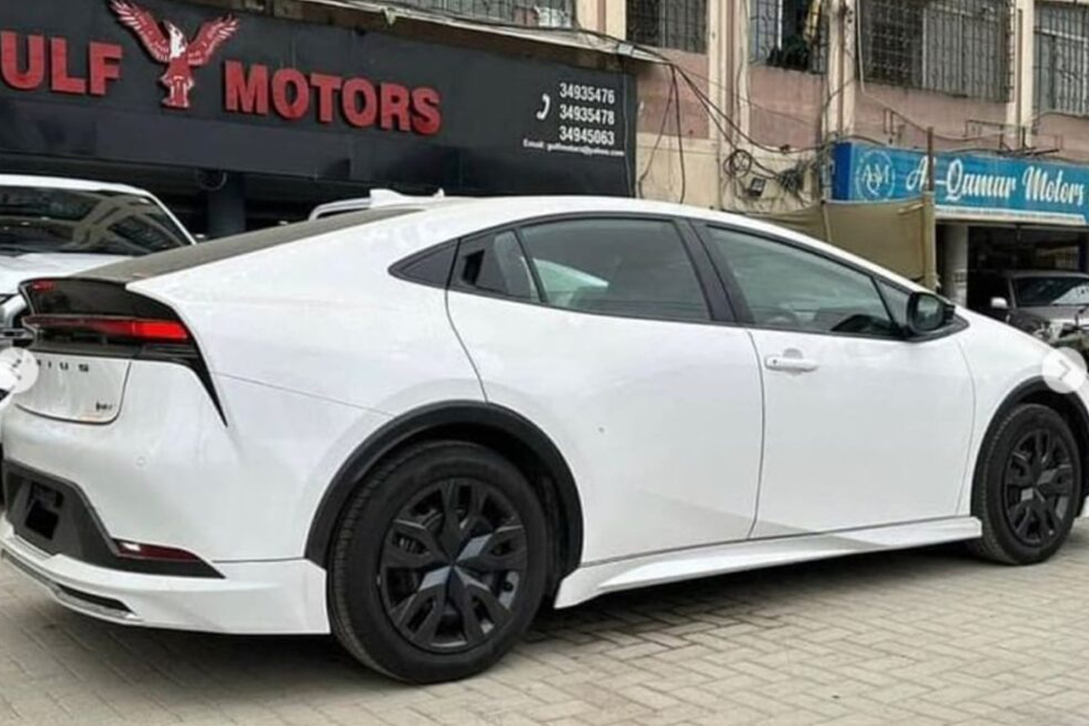 Toyota Prius 2024