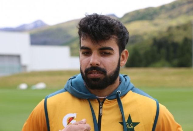 Shadab Khan steadies Pakistan innings after Afghanistan bowlers cause havoc
