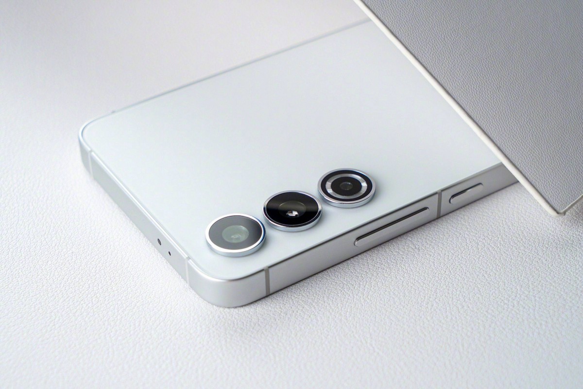 Samsung Galaxy S24 to adopt more iPhone features