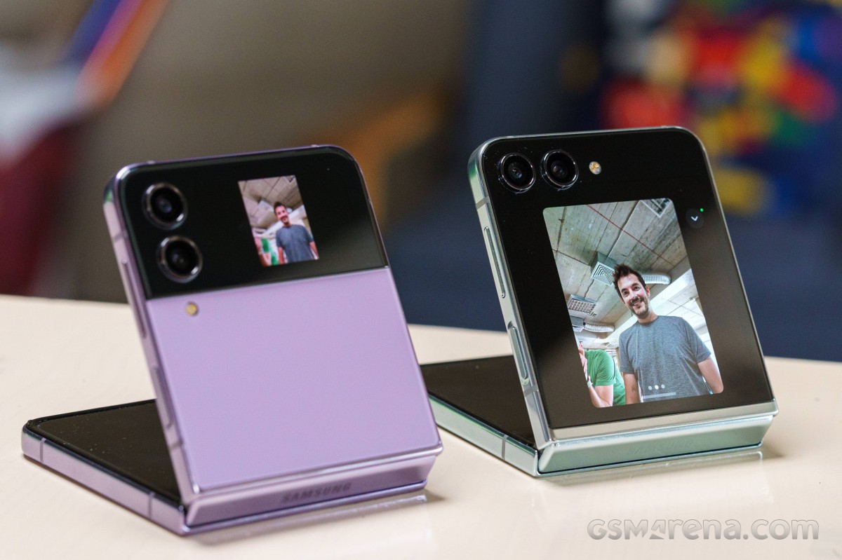 Google may set hardware rules for upcoming foldable phones