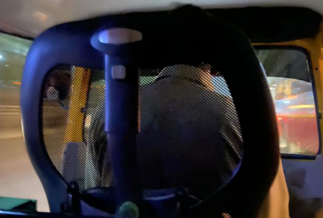 Auto Driver Uses Gaming Chair as Seat, Netizens React