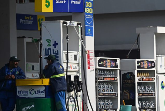 Petrol price likely to fall by Rs 35 per liter from 16th October