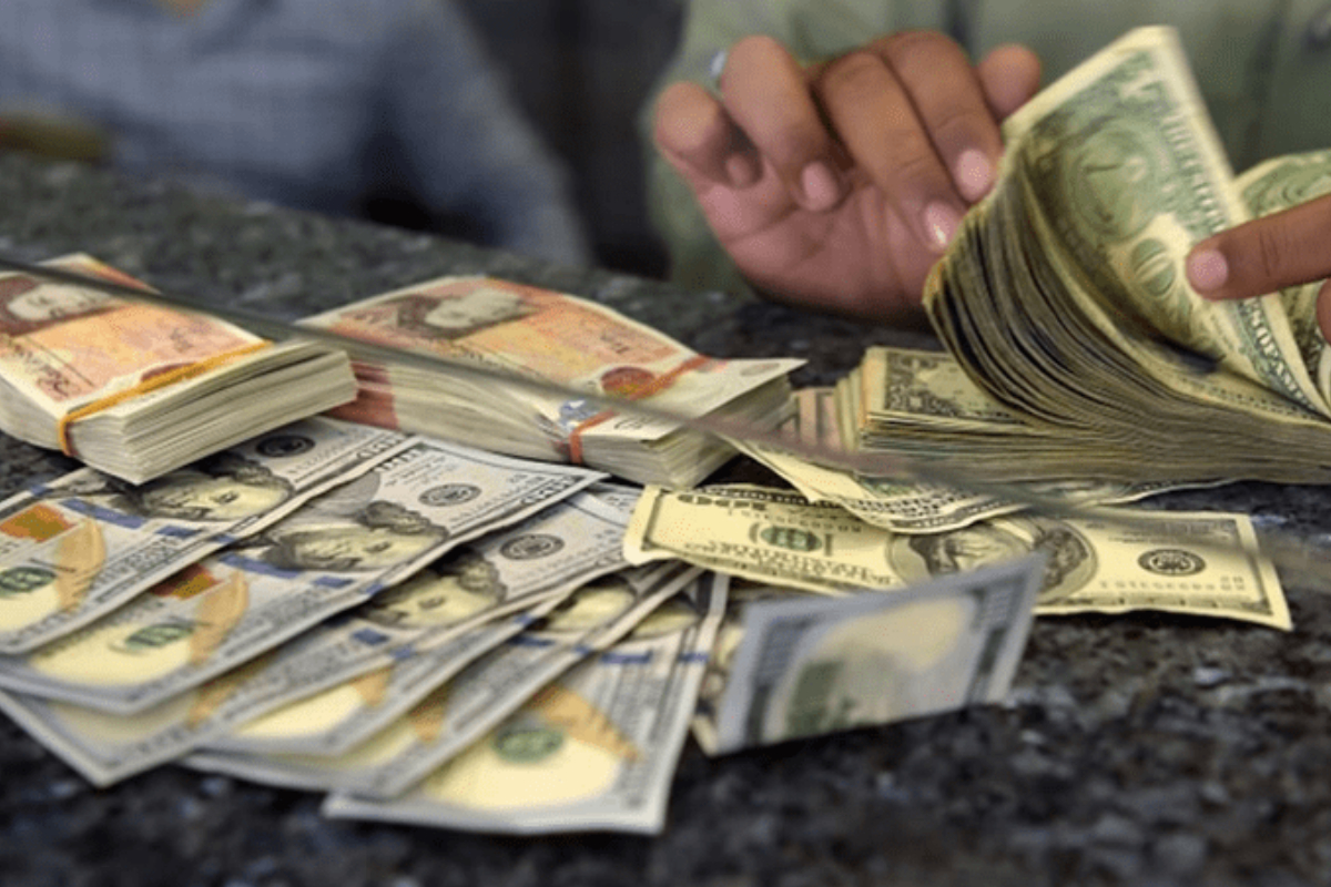 dollar and oil smuggling