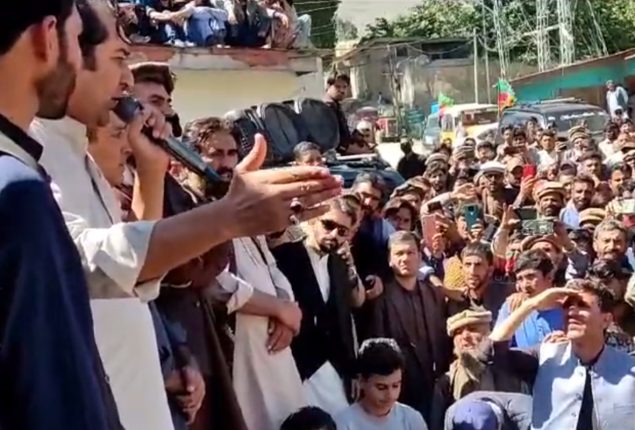 GB by-election: PTI protests outside RO’s office for delaying result