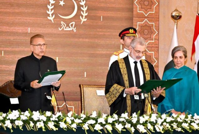 Justice Qazi Faez Isa takes oath as Chief Justice of Pakistan