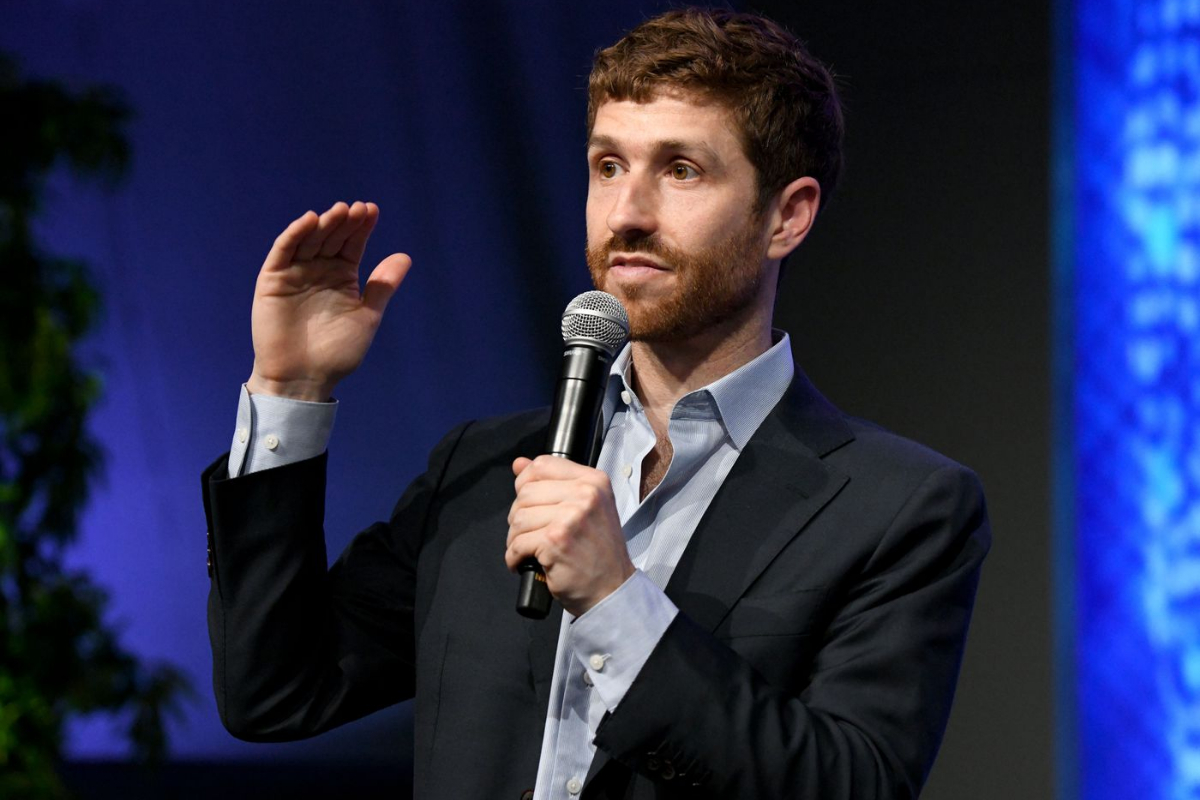 AI Race Could End in Tragedy, Warns Tristan Harris