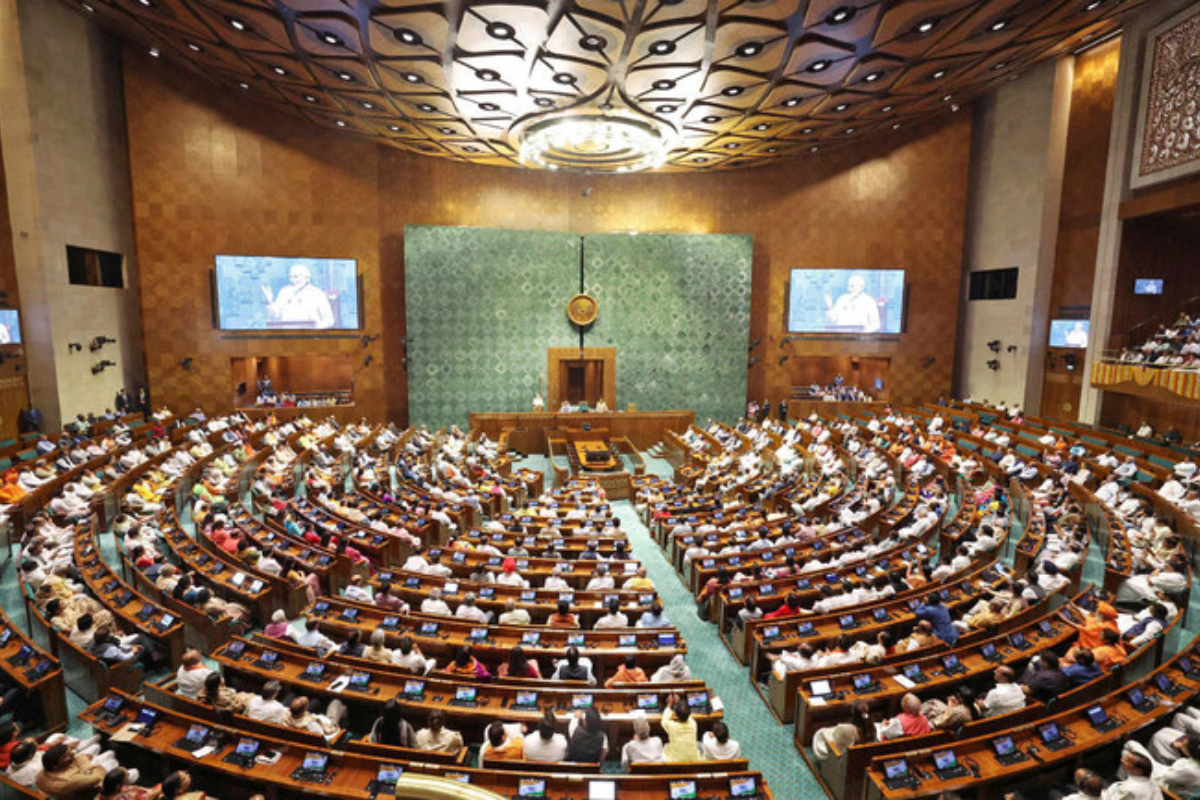 India's Old Parliament Receives Heartfelt Tribute from Lawmakers
