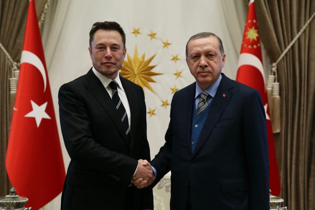 Tesla Mulls Factory in Turkey After Erdogan’s Invite: Musk Discusses AI and Starlink Collaboration