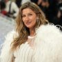 Gisele Bündchen worships her body, ditched smoking for fitness