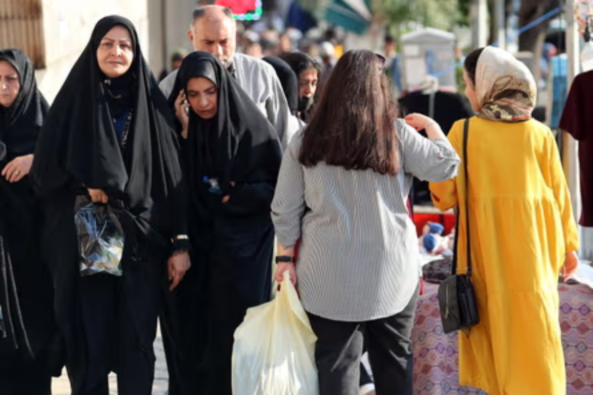Iran hijab bill: 10 years in jail for inappropriate dress