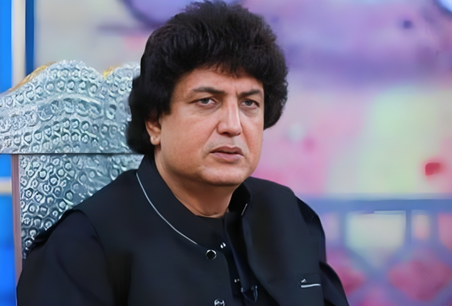 Miss Pakistan & Khalil Ur Rehman Qamar Clash Ignites Online Debate