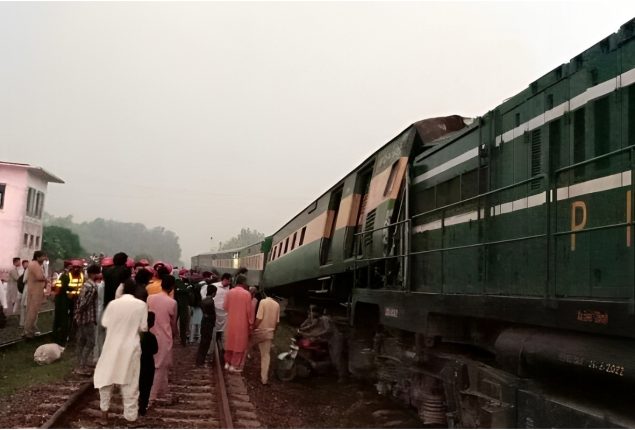 Four railways officials suspended after Mianwali Express collision