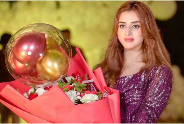 Jannat Mirza Receives Blank Cheque as Birthday Gift