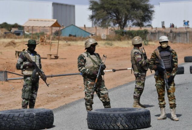Hundreds of militants attack Niger soldiers in Kandadji