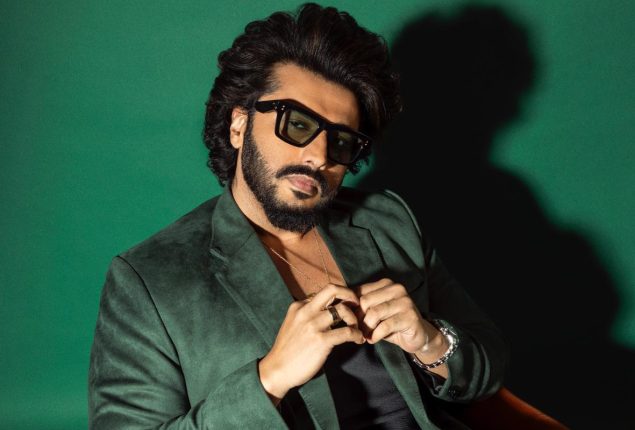 Arjun Kapoor turns heads in olive green velvet pantsuit